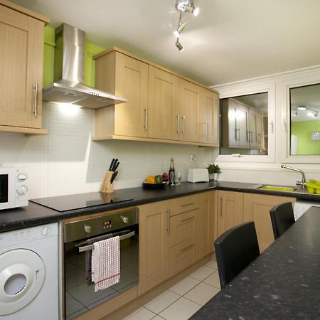 Foresters Inn Apartment - City Centre By Victoria Centre Shopping Centre - Your Own 5 Double Bedrooms Private Apartment With 3 Bathrooms And Full Kitchen To Cook As You Would At Home - Outdoor Parking For Cars Or Vans At Five Pounds A Day Nottingham Phòng bức ảnh