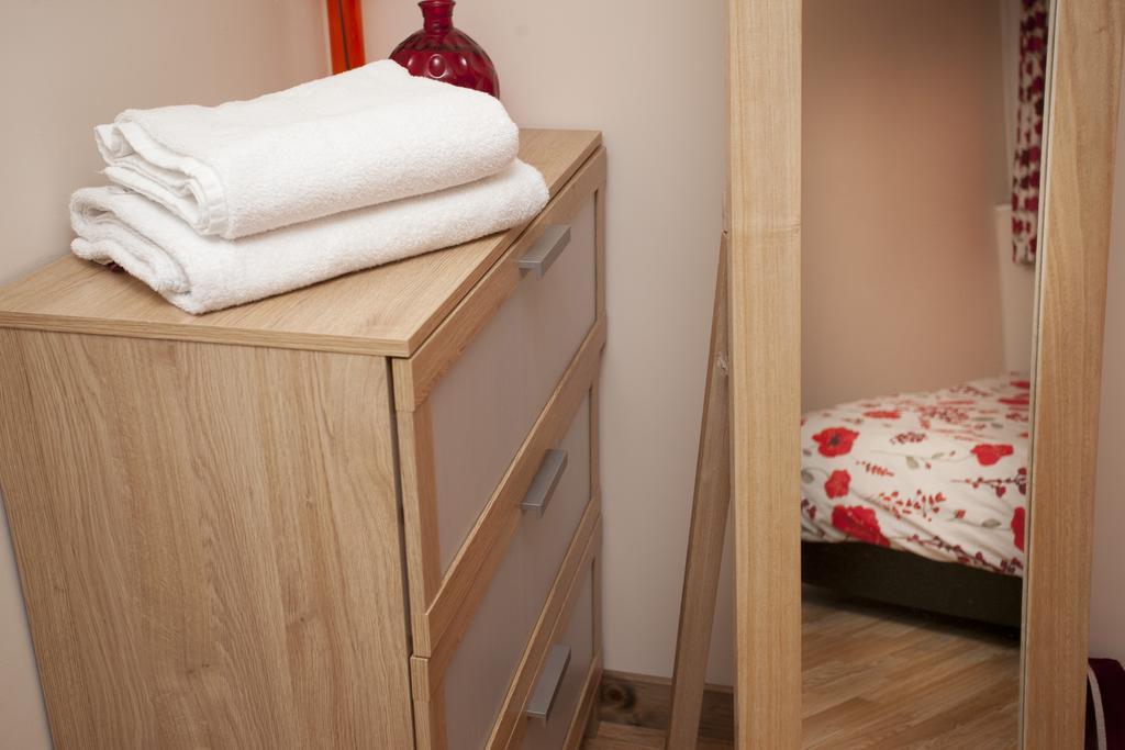 Foresters Inn Apartment - City Centre By Victoria Centre Shopping Centre - Your Own 5 Double Bedrooms Private Apartment With 3 Bathrooms And Full Kitchen To Cook As You Would At Home - Outdoor Parking For Cars Or Vans At Five Pounds A Day Nottingham Ngoại thất bức ảnh