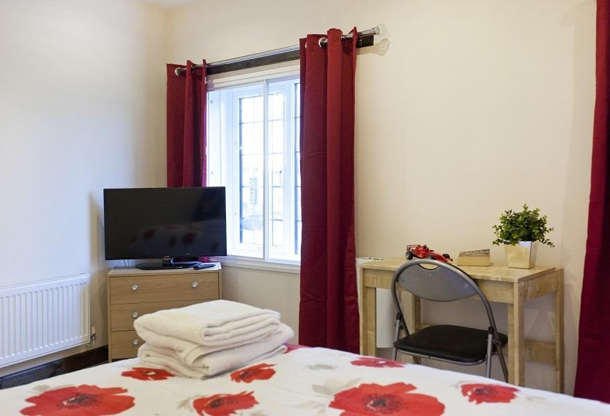 Foresters Inn Apartment - City Centre By Victoria Centre Shopping Centre - Your Own 5 Double Bedrooms Private Apartment With 3 Bathrooms And Full Kitchen To Cook As You Would At Home - Outdoor Parking For Cars Or Vans At Five Pounds A Day Nottingham Phòng bức ảnh