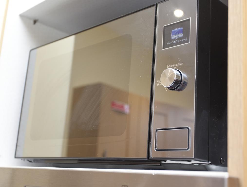 Foresters Inn Apartment - City Centre By Victoria Centre Shopping Centre - Your Own 5 Double Bedrooms Private Apartment With 3 Bathrooms And Full Kitchen To Cook As You Would At Home - Outdoor Parking For Cars Or Vans At Five Pounds A Day Nottingham Phòng bức ảnh