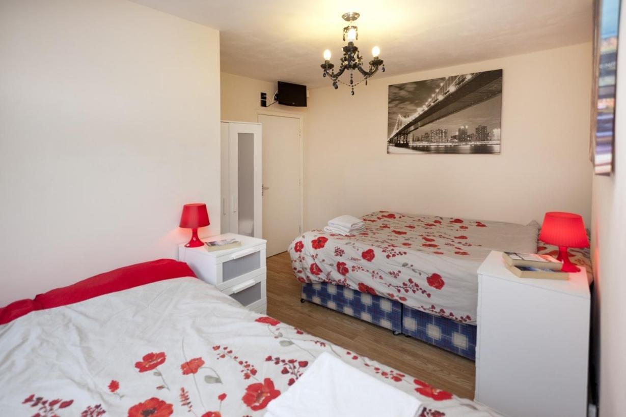 Foresters Inn Apartment - City Centre By Victoria Centre Shopping Centre - Your Own 5 Double Bedrooms Private Apartment With 3 Bathrooms And Full Kitchen To Cook As You Would At Home - Outdoor Parking For Cars Or Vans At Five Pounds A Day Nottingham Phòng bức ảnh