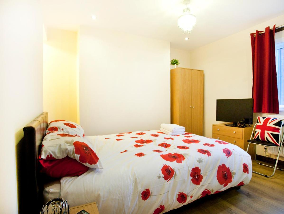 Foresters Inn Apartment - City Centre By Victoria Centre Shopping Centre - Your Own 5 Double Bedrooms Private Apartment With 3 Bathrooms And Full Kitchen To Cook As You Would At Home - Outdoor Parking For Cars Or Vans At Five Pounds A Day Nottingham Ngoại thất bức ảnh