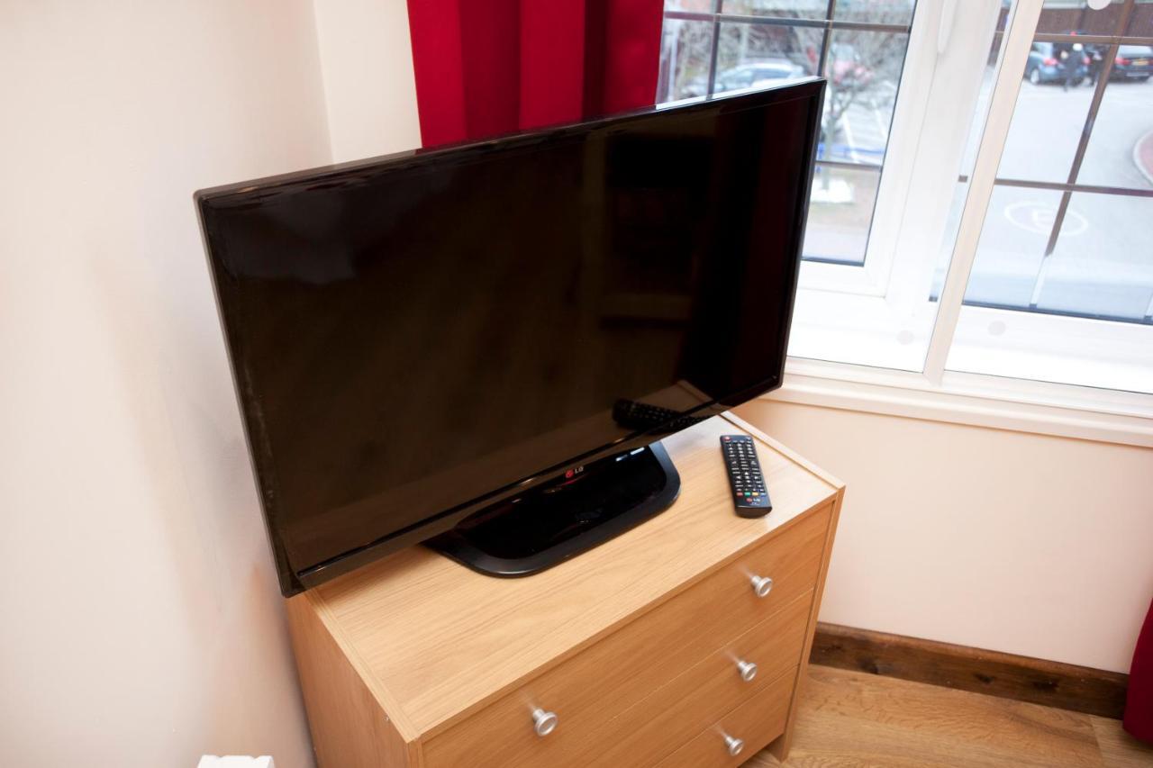 Foresters Inn Apartment - City Centre By Victoria Centre Shopping Centre - Your Own 5 Double Bedrooms Private Apartment With 3 Bathrooms And Full Kitchen To Cook As You Would At Home - Outdoor Parking For Cars Or Vans At Five Pounds A Day Nottingham Ngoại thất bức ảnh
